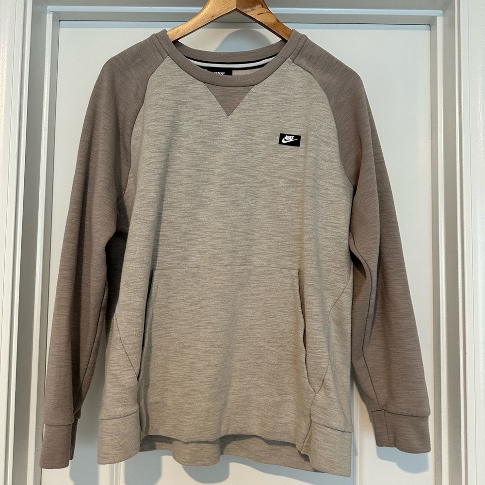 Men’s Nike Crewneck - Two-Toned Cream/Camel